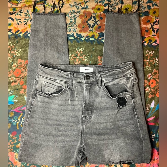 Ceros Distressed Gray Jeans for Women - Picture 2 of 7